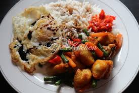 Cik wan kitchen nasi goreng kunyit sama ikan goreng. Nasi Ayam Goreng Kunyit Mudah Dan Sedap Azie Kitchen