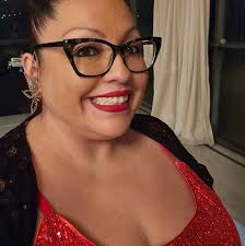 Mom goes Hollywood! CBS 'Tracker' is filmed in our town frequently. I  finally watched it and I took mom and Larry Potter up to the Burrowing Owl  Vineyard/Resort where this episode was