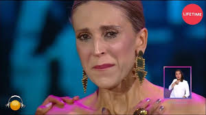 Mientras emitían las imágenes a un lado de la pantalla, en el otro espacio salía la actriz, presentadora y comediante diciendo que es muy feliz con miguel. Rp9oaudw Yj 7m