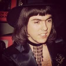 Who is Dave Hill dating? Dave Hill girlfriend, wife