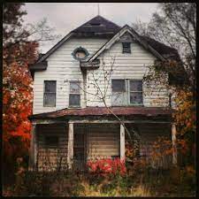 Where The Story Began Has The Child Grew The Memories Linger On Dupont Indiana Abandoned Farm Houses Abandoned Houses Old Abandoned Houses
