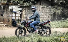 Khususnya pada bagian tengah atas, batang verza 150 lebih lebar ketimbang sodaranya itu. Review Harian Honda New Cb150 Verza