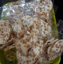 Cara mengolah tempe untuk fuyunghai resep membuat keripik tempe kering khas bandung yang nikmat. Tengok Usaha Pembuatan Krupuk Tempe Secara Tradisional