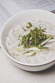 Laksa lemak klate kito hari ni.tok susah mano pon nak buat kuah dio.yang laksam memang popular di negeri pantai timur dan biasanya dimakan bersama kuah lemak beserta ulam dan sambal. Resepi Laksa Lemak Kelantan Ditaburi Daun Pucuk Capena Zaza Iman Lifestyle Blogger