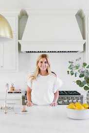 Whether your looking for something classic, or making a focal point, i've rounded up my favourite cabinet colours that will help. Shea Mcgee Of Studio Mcgee Remembers Her First Apartment