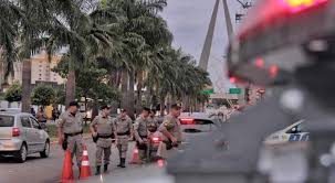 Um caseiro que foi baleado junto com o cunhado durante um assalto a uma chácara em cocalzinho de goiás reconheceu lázaro barbosa como o autor do crime antes de morrer, segundo a cunhada dele. Policial Baleado Por Lazaro Barbosa Serial Killer Do Df Recebe Alta