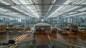 Im Terminal 2 Am Flughafen Munchen Wahrend Der Corona Pandemie