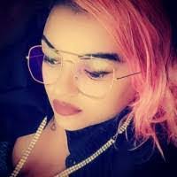 Nicole Vee's Instagram, Twitter & Facebook