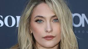 Córka Michaela Jacksona kupiła dom. Ma ogromny basen, fortepian i dziki  ogród!