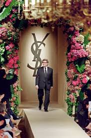 Il modello più adatto a te è scegli tra oltre 8.000 vestiti da cerimonia, catalogati per stilista, collezione, tipologia, e scopri le ultime tendenze. Yves Saint Laurent Wikipedia