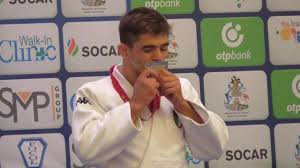 Jun 17, 2021 · a trascinarla, prima con un intelligente inserimento alle spalle dei difensori, poi con uno splendido mancino dal limite dell'area, il giovane centrocampista lombardo. Manuel Lombardo Campione Del Mondo Juniores E Oro Nei 66 Kg Eurosport