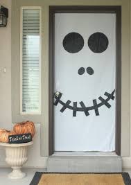 Halloween Deko Fur Die Haustur Basteln 50 Turdeko Ideen Halloween Deko Halloween Deko Haustur Halloween Deko Basteln