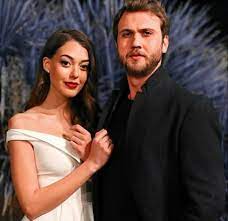 ياماتش ترك عائلته و الحفرة قبل سنوات وراءه و غرق في حياة لا يفكر فيها في الغد ، اخرجت الحياة امامه سنا فتاة لا تقوم بالحسابات مثله ، فتاة. Ø§Ù„Ø­ÙØ±Ø© Cukur ÙŠØ§ ÙƒÙˆØ¨Ù„ Ø§Ø­Ù„Ù‰ Ø³Ù†Ø§ ÙˆÙŠØ§Ù…Ø§Ø´ Ø§Ùˆ Ø§ÙŠÙØ³ÙˆÙ† Facebook