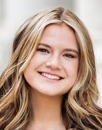 Kendra Gillespie's Instagram, Twitter & Facebook