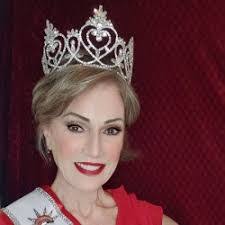 Lauren Monahan's Instagram, Twitter & Facebook