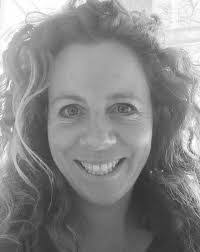 Tania Mackenzie's Instagram, Twitter & Facebook