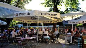 Das hotel juliš befindet sich in der nähe des berühmten wenzelsplatzes, hat einen wunderbaren blick auf den franziskaner garten und auf den lebendigen platz und gehört zu den erben der stadt. Franziskaner Wirtshaus Biergarten In Munchen Trudering