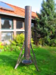 Feuerrohr Bei Tag Ein Traumhaftes Gartenobjekt Feuer Feuerstelle Garten Ideen