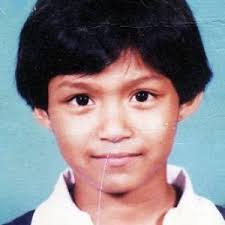 Ramai penyanyi baru yang mengambil jalan pintas untuk popular dengan mengeksplotasikan kemudahan dan kemajuan media. Gambar Aiman Tino Semasa Kecil