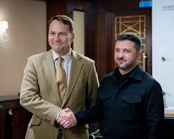 ian bremmer on X: "poland fm sikorski says intercepted russian drones were  not loaded with explosives “they were all duds, which suggests to me that  russia tried to test us without starting