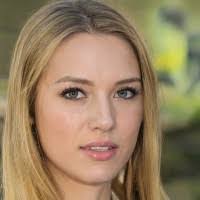 Abigail Winters's Instagram, Twitter & Facebook