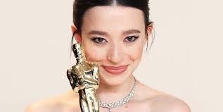 Mikey Madison tiene un objetivo: "Lo único que quiero es tener suficiente  dinero para lograrlo"