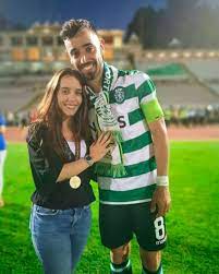 Pinho sangat sederhana layaknya kebanyakan ibu rumah tangga. Flash Bruno Fernandes Teve O Apoio Da Mulher Ana Pinho Facebook