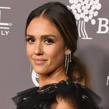 This red carpet hairstyles guide will help you with this. Red Carpet Hair Top 15 Red Carpet Hairstyles Beauty Crew