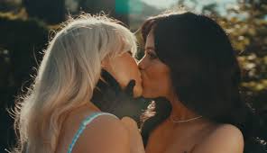 Pop Crave on X: Sabrina Carpenter and Jenna Ortega kissing in the “Taste”  music video. t.coQFeBRebR5X  X