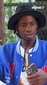 Contemporary, minimalist and authentic: Ghanaian fashion designer Travis  Casper Obeng redefines traditional Kente fabrics to make the royal outfit  suitable for all occasions. #afrimaxx, #Ghana, #kente, #fashion, #Ajabeng,  #TravisCasperObeng