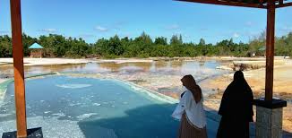 Pemandian air panas ciater telah dikenal banyak orang sebagai destinasi favorit keluarga. Pesona Air Panas Wawolesea Dan Khasiatnya Untuk Penyembuhan Penyakit Kulit Telisik Id