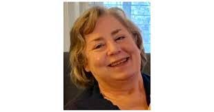 Sarah Macy's Instagram, Twitter & Facebook