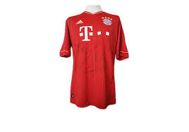 Die münchner zeigen ein neues design. Signiertes Trikot Des Fc Bayern Munchen