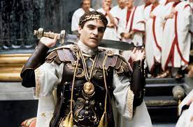 Commodo, figlio di marco aurelio, imperatore di roma, moriva a seguito di una congiura che vedeva il racconto dell'omicidio dell'imperatore che ha ispirato il film il gladiatore. Il Gladiatore Stasera In Tv Su Canale 5 Il Kolossal Con Russell Crowe