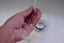 Glitter is a stubborn decorative item, whether it has been used for craft or for skin decoration, and your sweaty palms, soft skin and hands in general make for a great medium for glitter adhere to long after it is needed. How To Get Food Coloring Off Skin In 5 Steps