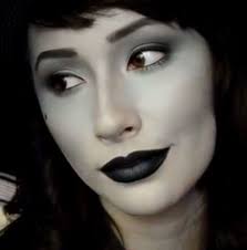 Black And White Halloween Makeup Ideas We Found 38 Amazing Halloween Makeup Ideas You Need To Try This Year Amazing Halloween Makeup Black And White Makeup Halloween Costumes Makeup
