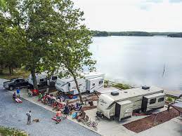 Twin lakes lodge & resort is located 4 miles east of menahga on county road 21 (blueberry township). Twin Lakes Camp Resort