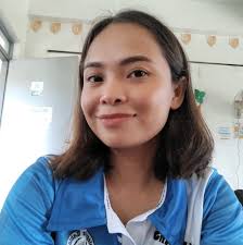 Sa dulo, nagtagpo muli tayo. Sabik magk'wento ng mga karanasang hindi natin  napagsaluhan dahil magkalayo. Nakangiti habang binabalikan ang mga alaalang  tayo ang bumuo. Kasama ang mga simpleng bagay na nagsalba sa