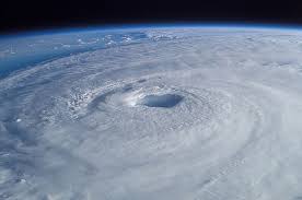 Los ciclones y anticiclones tienen una importancia fundamental en la generación de los vientos o corrientes atmosféricas. Ciclone Tropical Wikiwand