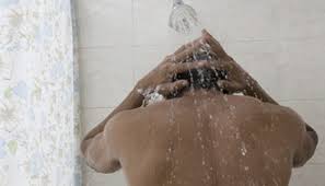 Namun, sebaliknya kamar yang yang kotor membuat orang tak betah di dalamnya, selain tak sedap di pandang kamar mandi yang kotor juga menjadi sarang penyakit. 10 Kesalahan Yang Sering Dibuat Di Kamar Mandi Cantik Tempo Co