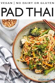 Veggie Pad Thai Veggiecurean Recipe Pad Thai Recipe Vegetarian Vegetarian Thai Recipes Vegan Recipes Healthy