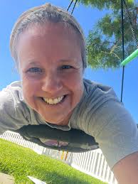 Hey mamis! 💕 I'm a mompreneur, and I created a group for moms and  moms-to-be to support each other in our business journeys. It's a space to  share tips, celebrate wins, and