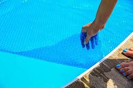 With five (5) grades of winter pool covers, we like to say that we have a pool cover for every wallet! Amazon Com Sun2solar Blue 14 Foot Round Solar Cover 1200 Series Style Heat Retaining Blanket For In Ground And Above Ground Round Swimming Pools Use Sun To Heat Pool Water Bubble Side