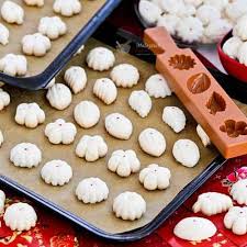 Kuih bangkit santan berwarna putih, ranggup dan bila makan ia cair di mulut. Resepi Kuih Bangkit Kelapa Tradisional Inibaruresepi Gobitage Com