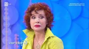 Con il suo post social, alda d'eusanio ha così raccontato pubblicamente di esser stata aggredita da una donna mentre si trovava in piazza della chiesa nuova. Alda D Eusanio 70 Anni Tra Tv Politica E Amore Viva Grazie A Un Pappagallo Corriere It