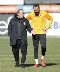 Meltem Ozkan Adli Kullanicinin Galatasaray Panosundaki Pin Sari Kirmizi