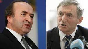 Ministrul justiției a făcut această precizare pagina sa de socializare. Tudorel Toader È™i Augustin LazÄƒr Au Vile Cu Trei Etaje B1 Ro