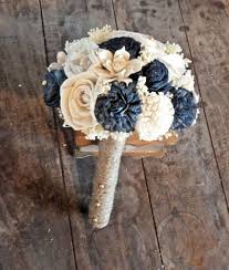 Pin By Rox Rehi On Casa Gold Wedding Bouquets Navy Blue And Gold Wedding Gold Wedding Flowers