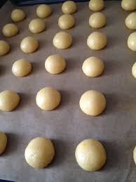 Boule A La Noix De Coco Confiture Les Delices De Fatoumaa Houariii Carnet De Recettes Recette Coco Boule De Noix De Coco Recettes De Cuisine