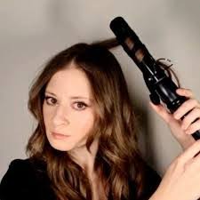 Eunice Grossman's Instagram, Twitter & Facebook